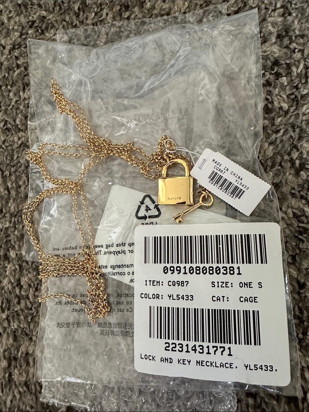 J. Crew Metallic Lock and Key Pendant Necklace NWT - Picture 3 of 6